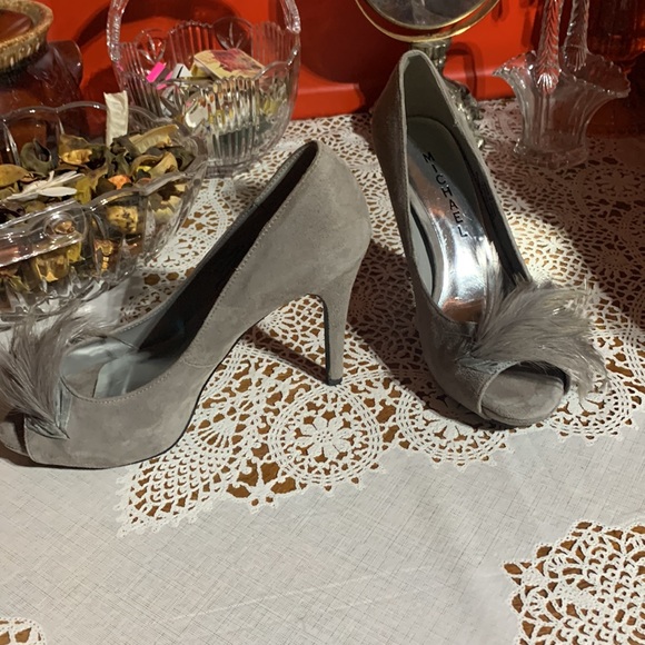 MICHAEL peep toe feather heels-size 6 - Picture 2 of 5